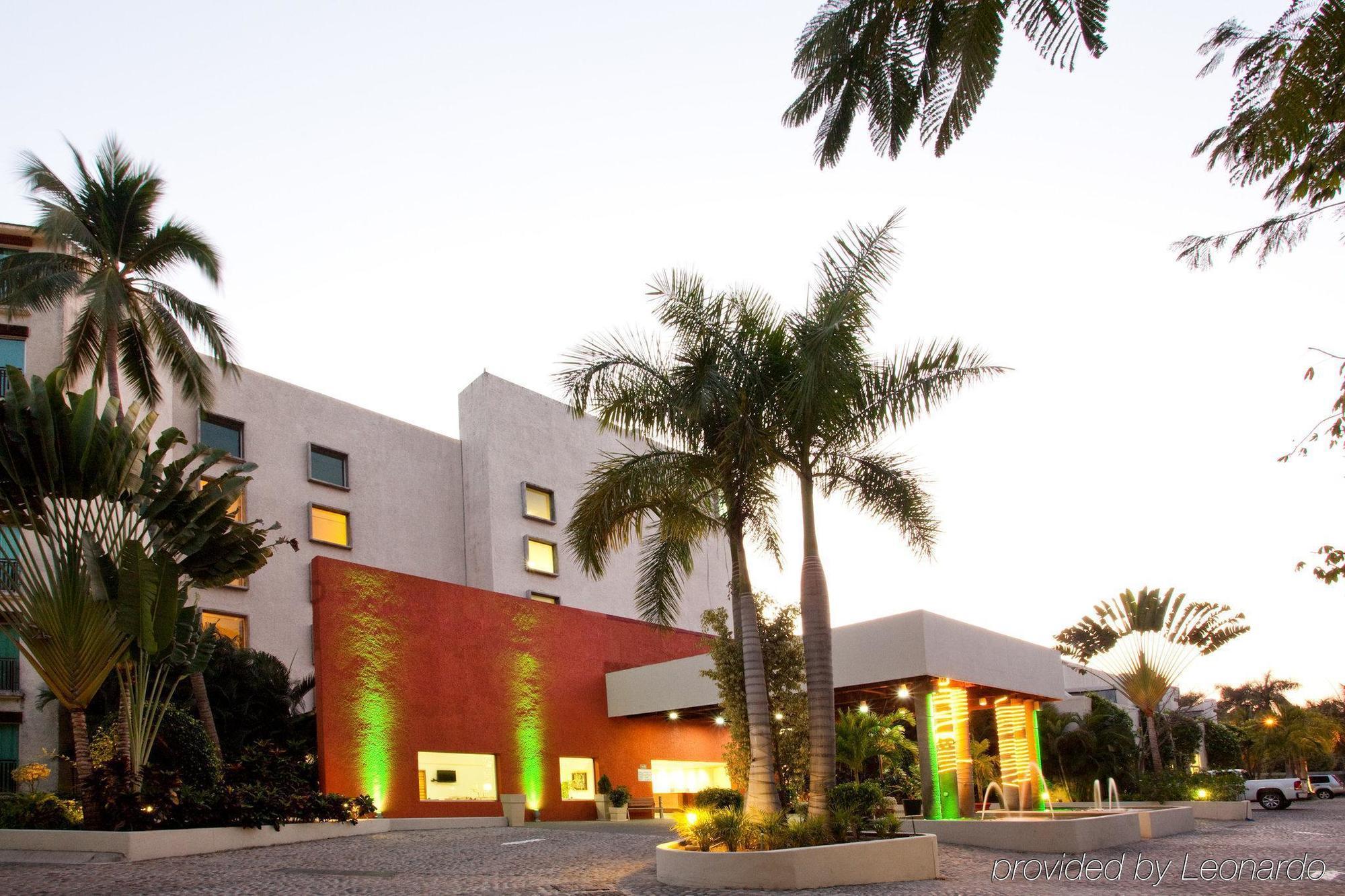 ホテル Gamma Plaza Ixtapa イスタパ エクステリア 写真