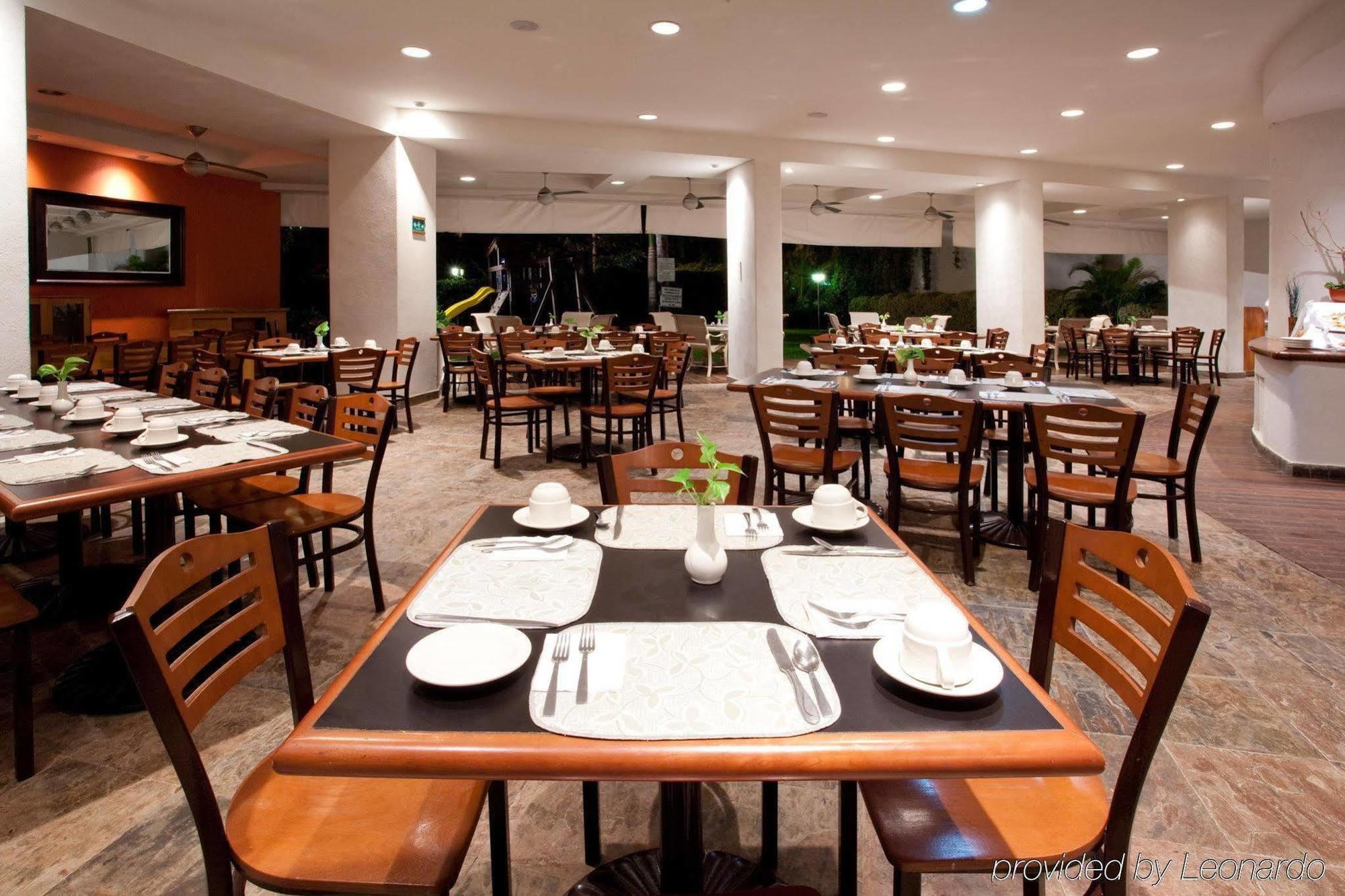 ホテル Gamma Plaza Ixtapa イスタパ レストラン 写真